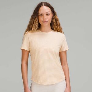 Lululemon Love Crew T-Shirt
Prosecco / White size 6